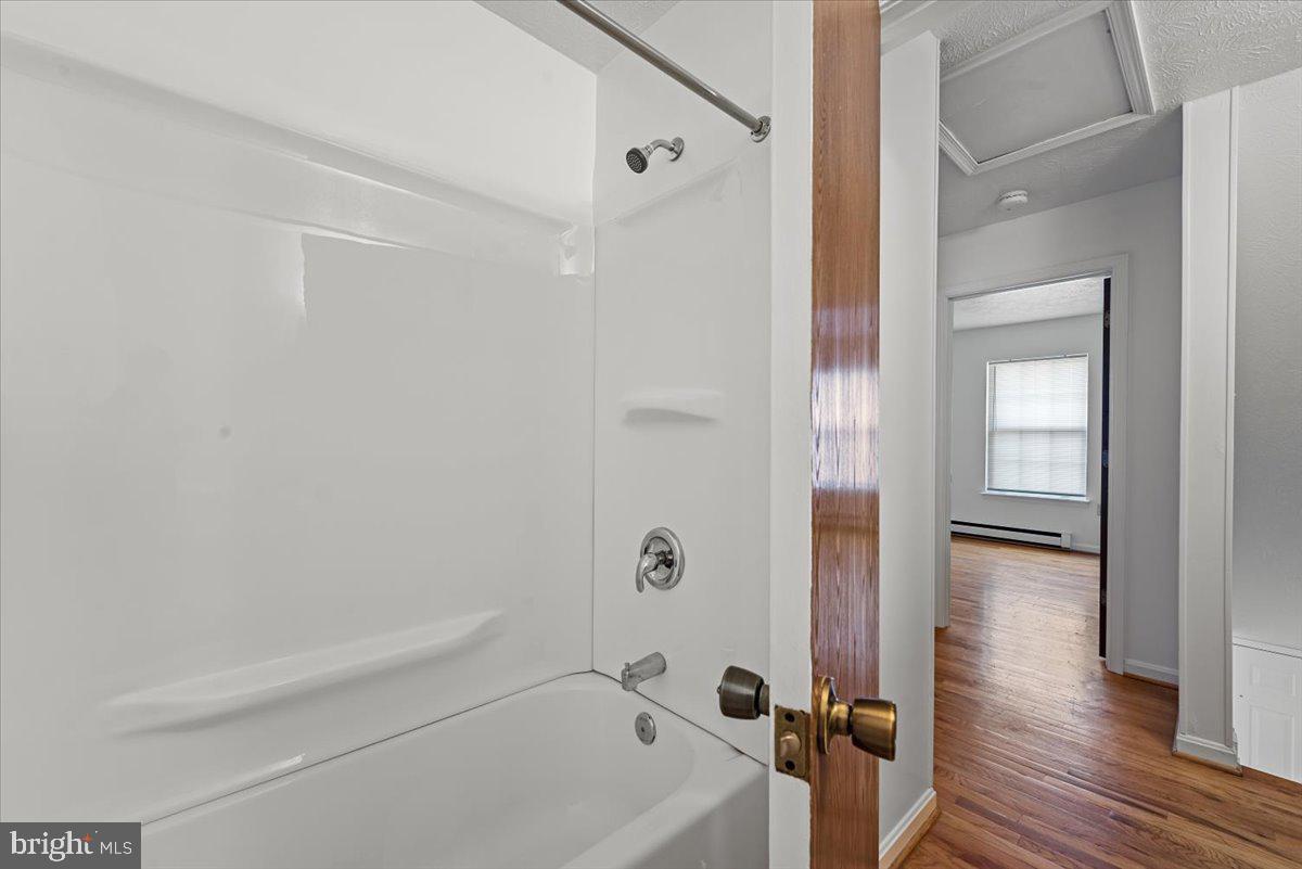 214 Waterford Ln