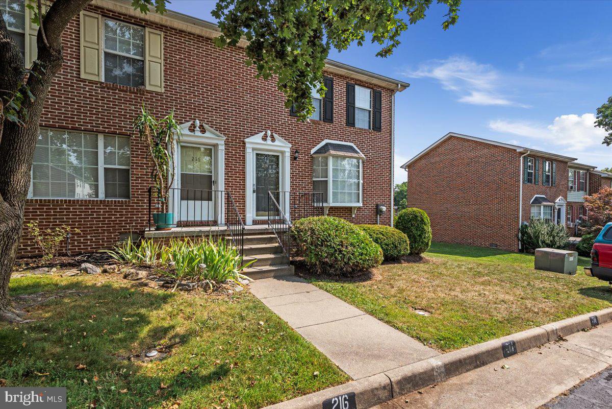 214 Waterford Ln