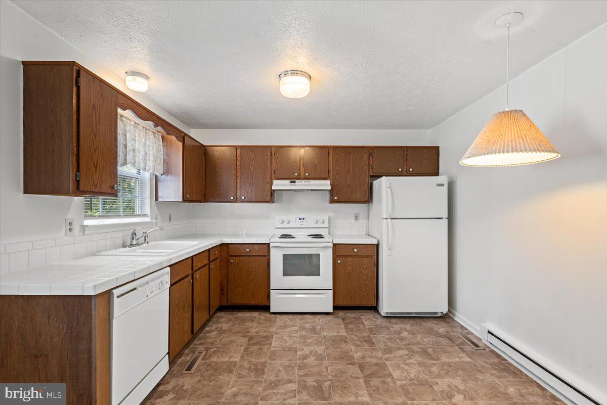 214 Waterford Ln