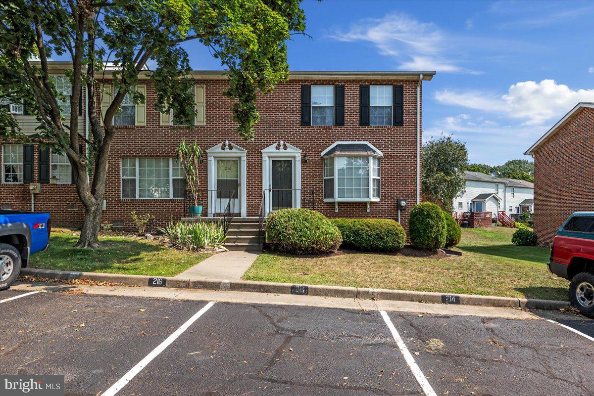 214 Waterford Ln