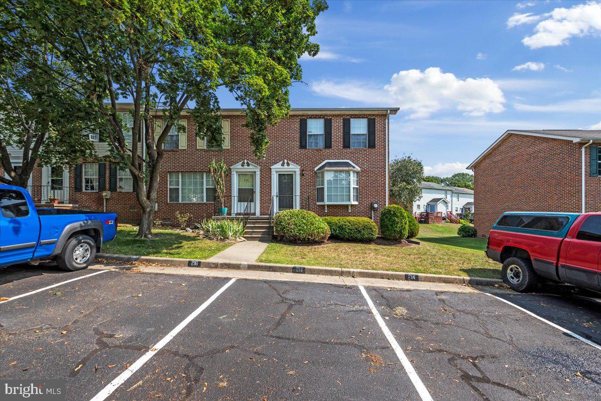 214 Waterford Ln