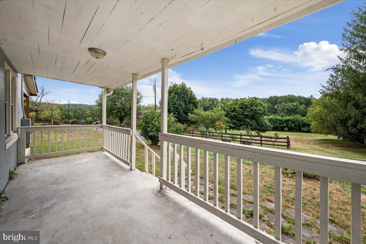 127 Mountain Falls Rd