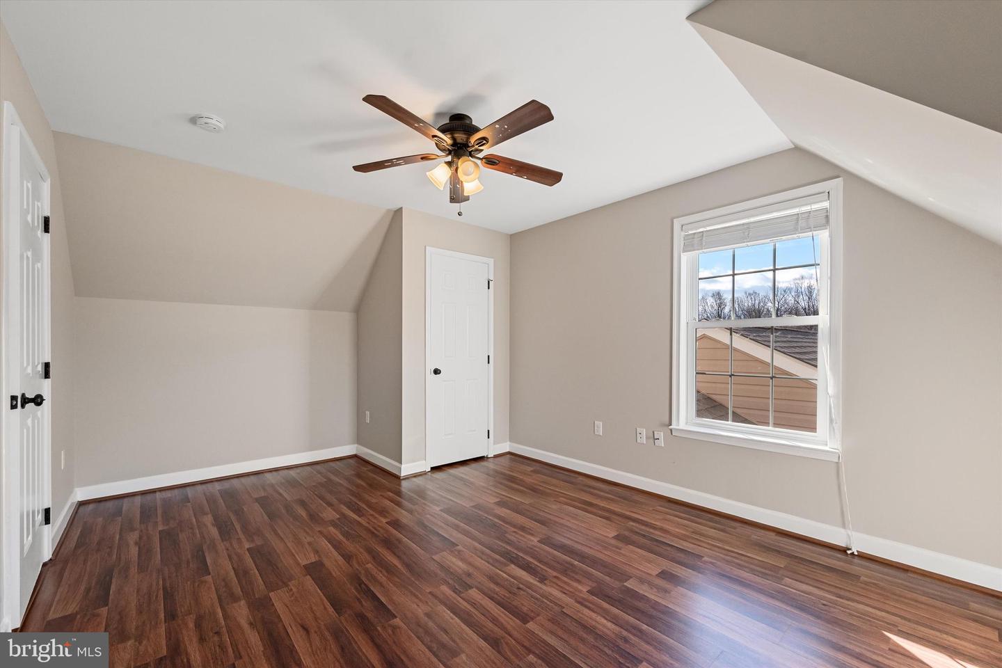 220 Crimson Dr