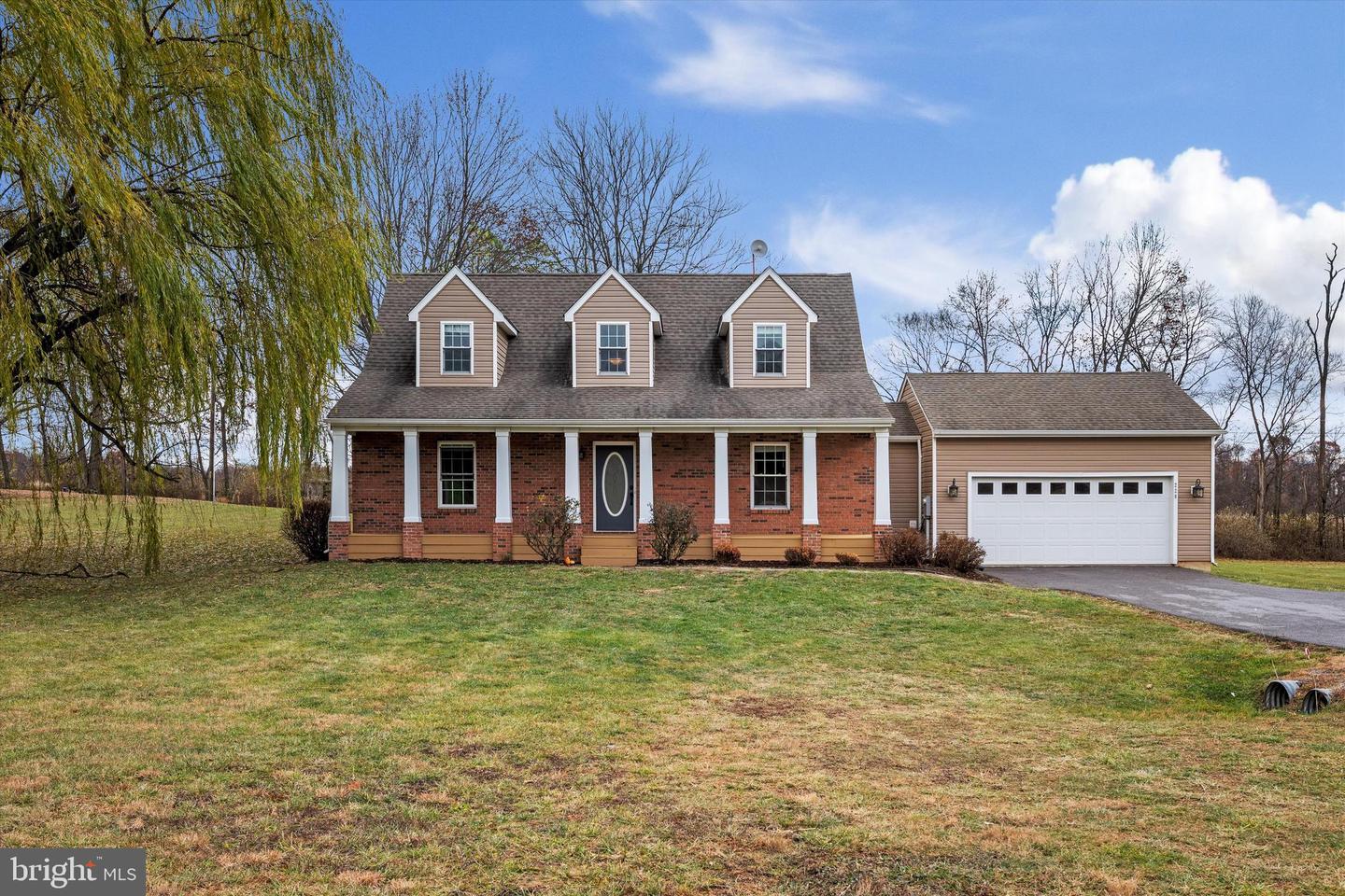 220 Crimson Dr
