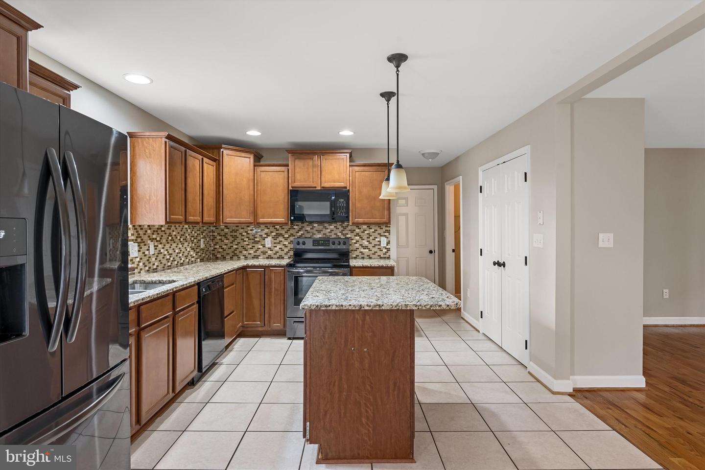 220 Crimson Dr