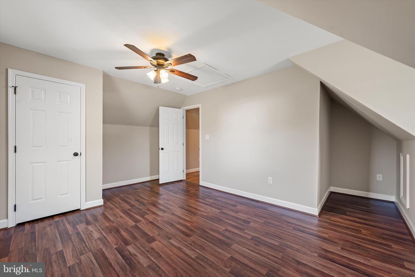 220 Crimson Dr