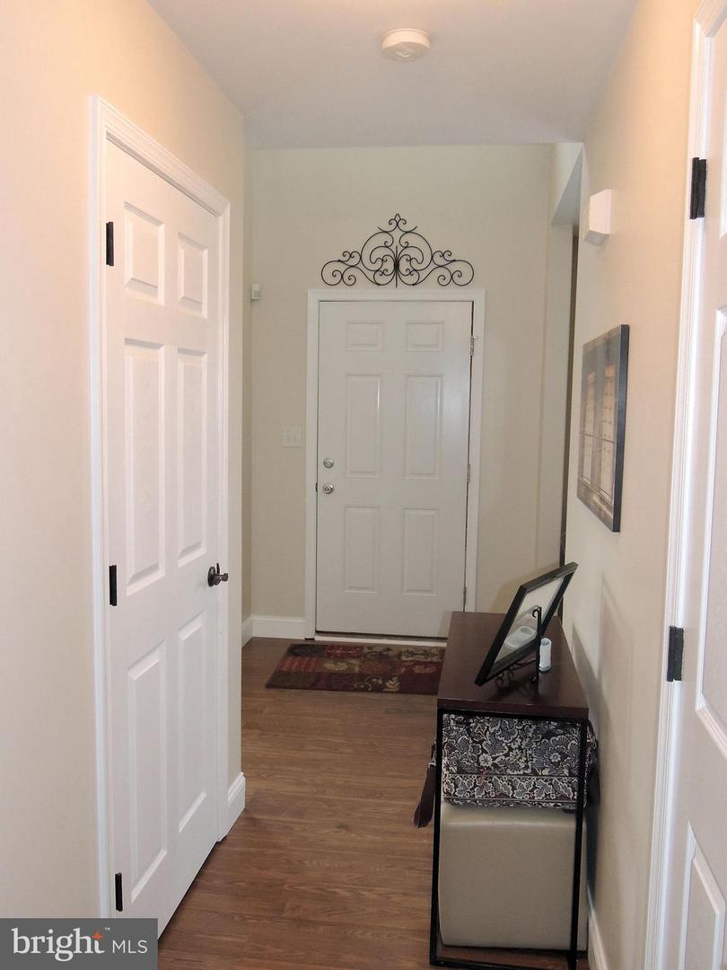 103 Ladyslipper Dr
