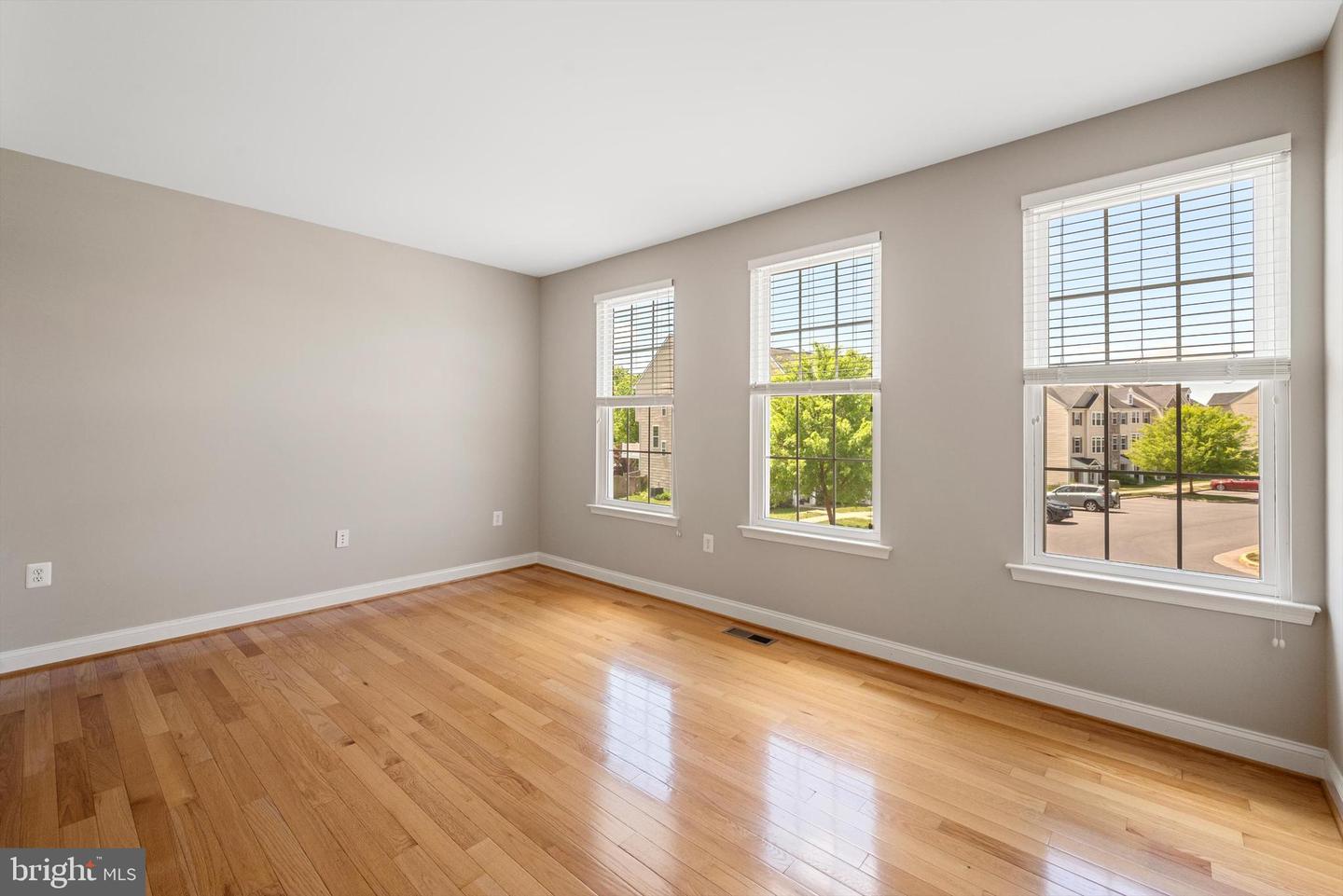 111 Cheshire Ct