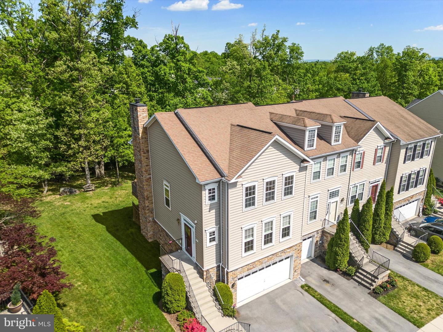 111 Cheshire Ct