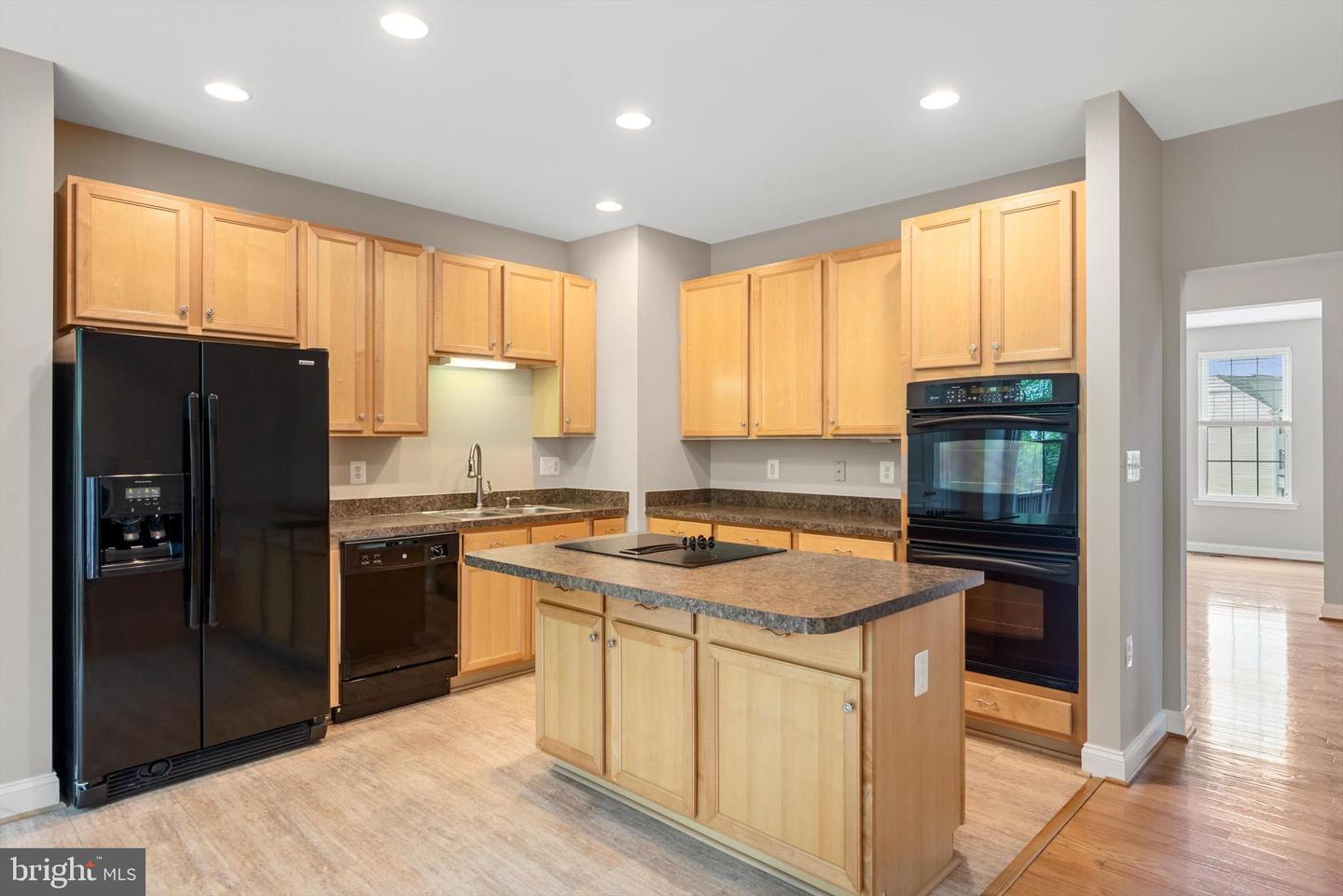 111 Cheshire Ct