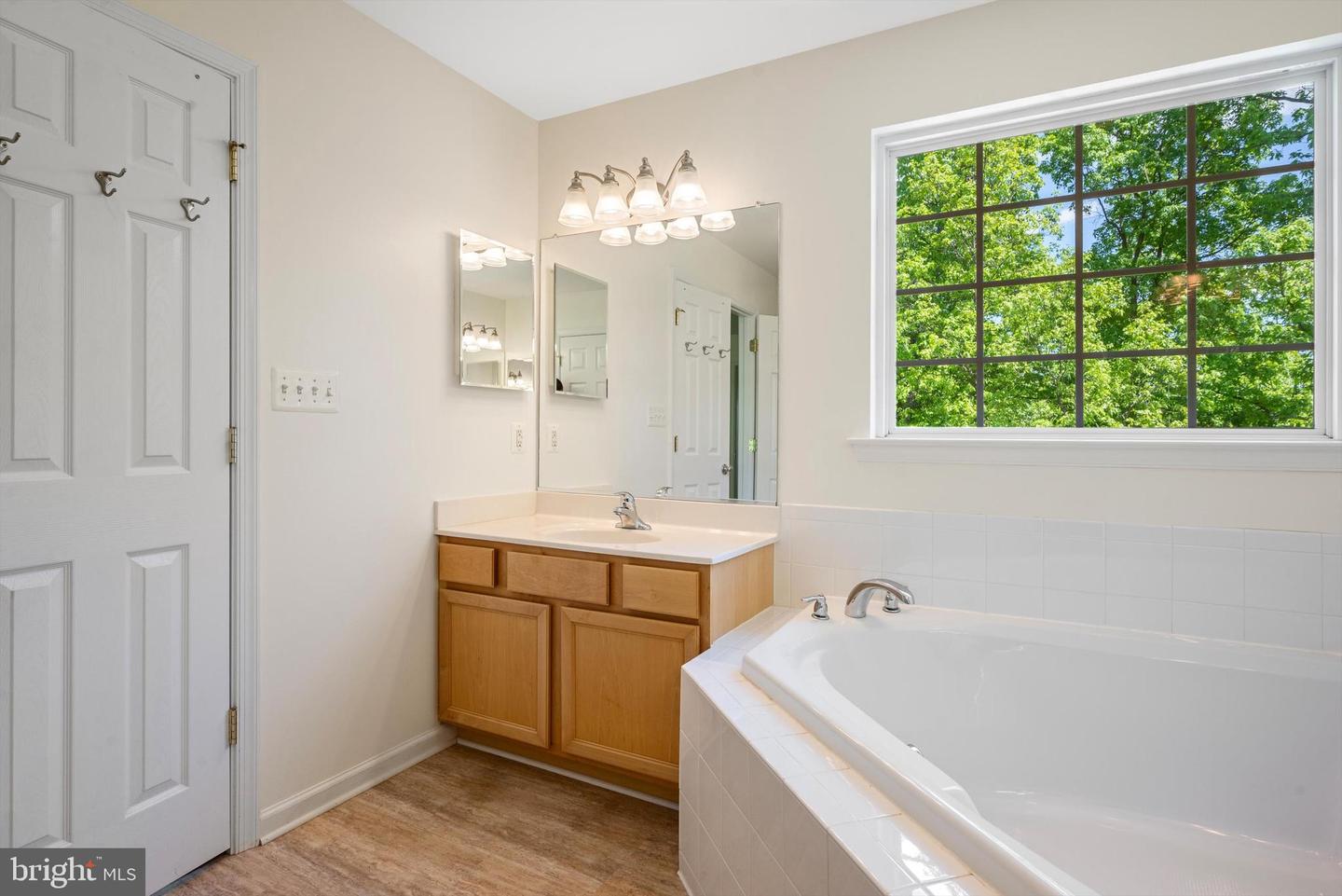 111 Cheshire Ct