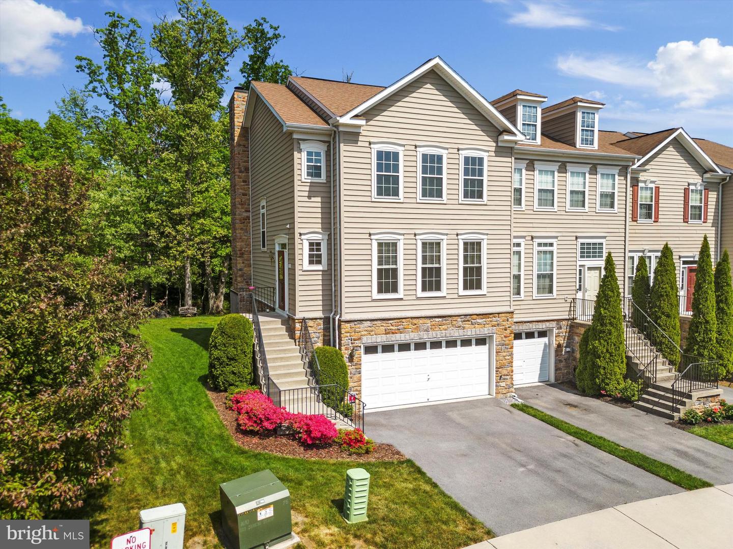 111 Cheshire Ct