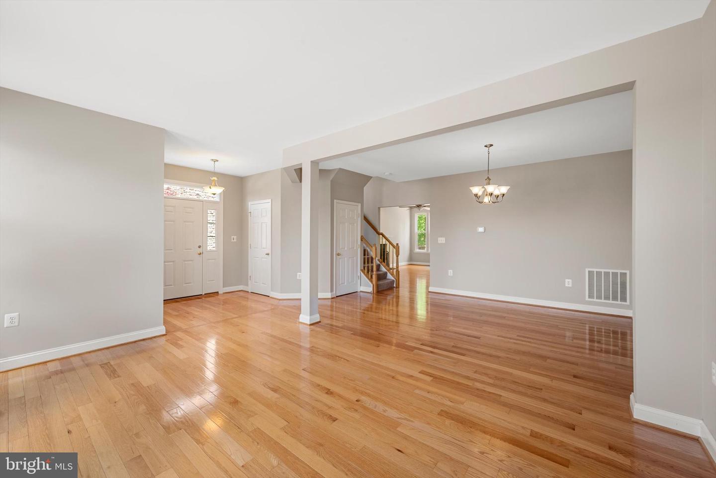 111 Cheshire Ct