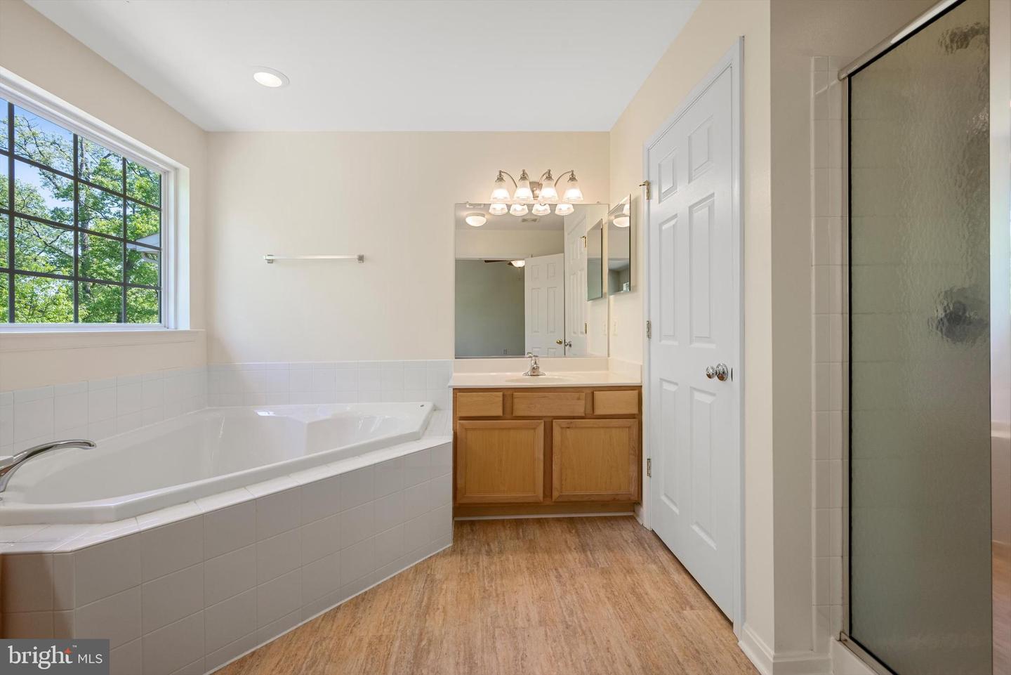 111 Cheshire Ct