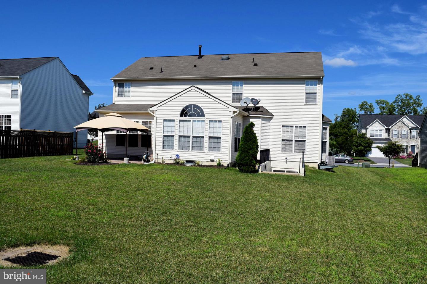207 MACKENZIE LN