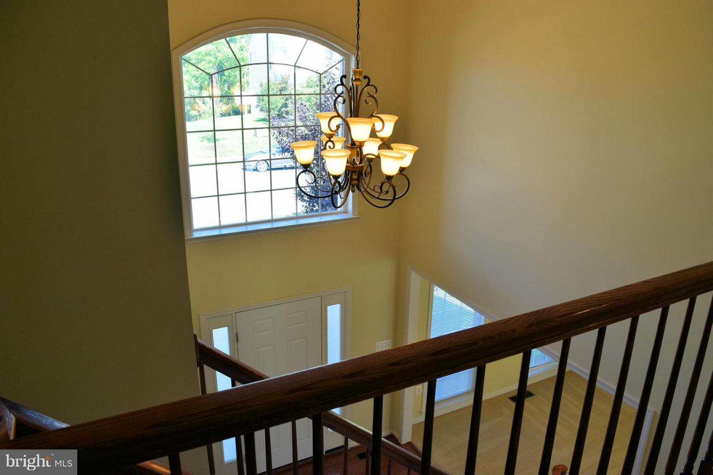 207 MACKENZIE LN