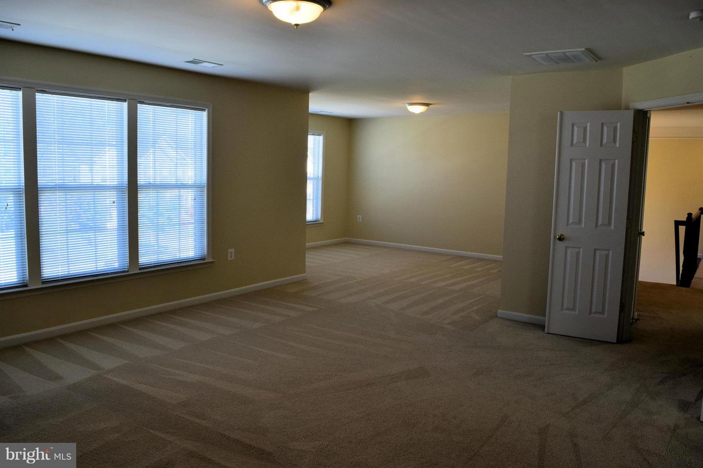 207 MACKENZIE LN