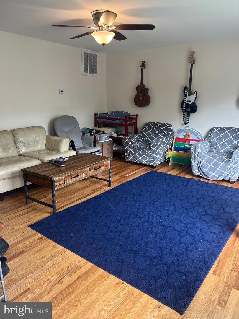117 PARKSIDE DR