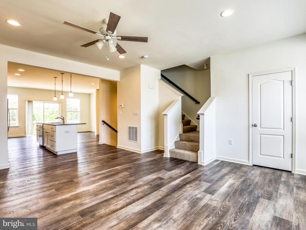 102 METCALF TER