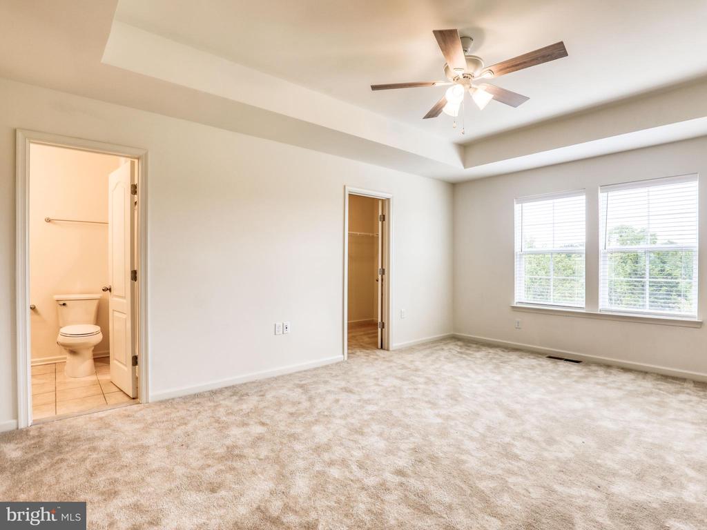 102 METCALF TER