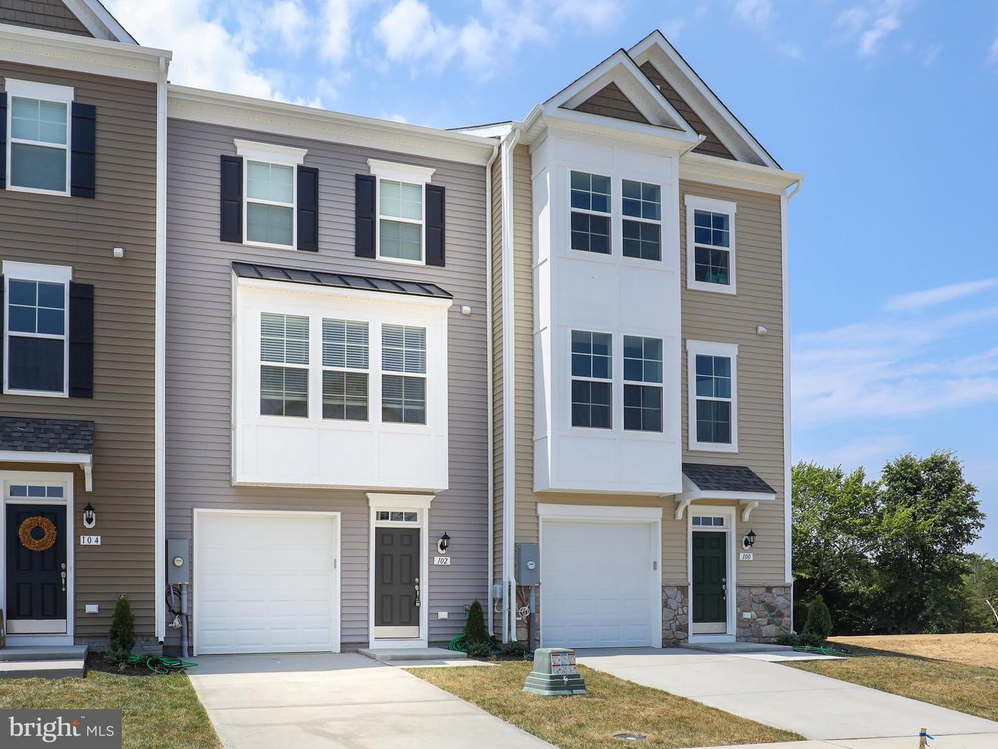 102 METCALF TER
