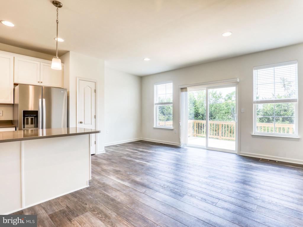 102 METCALF TER
