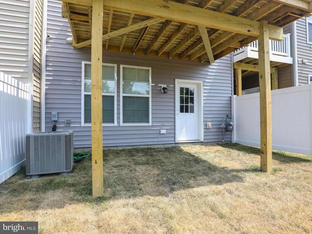102 METCALF TER