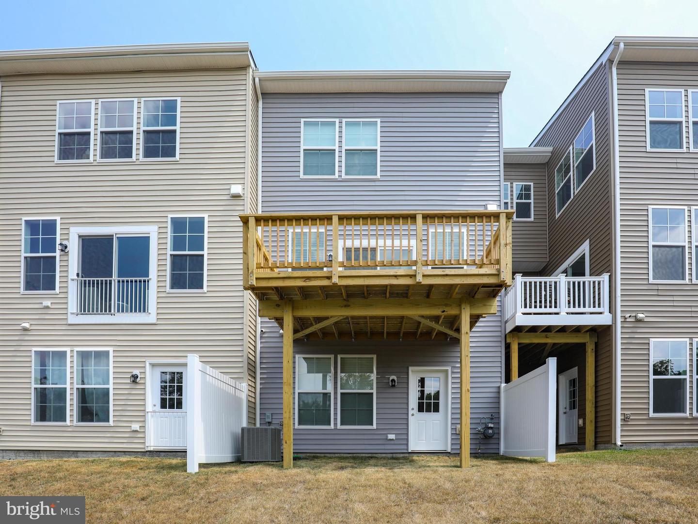 102 METCALF TER