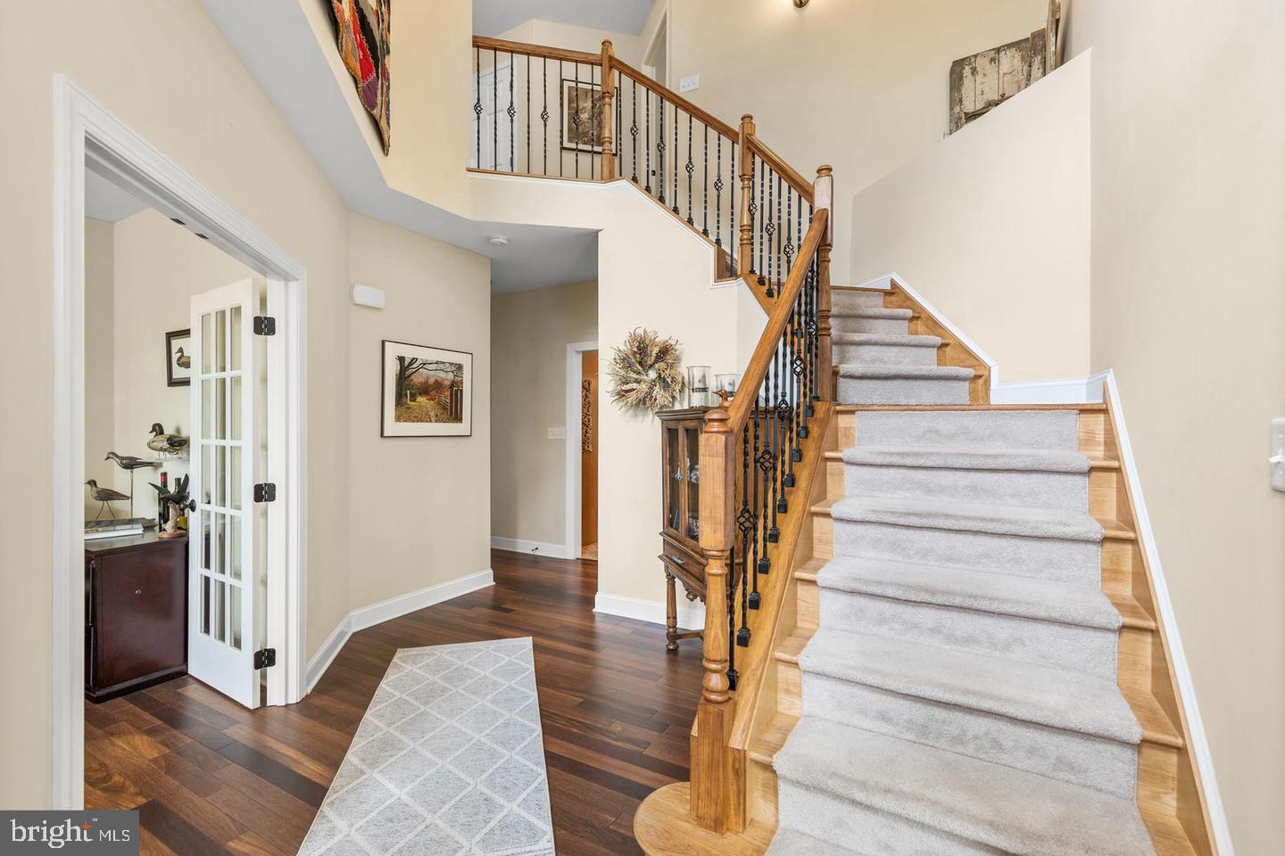 1064 LAKEVIEW DR