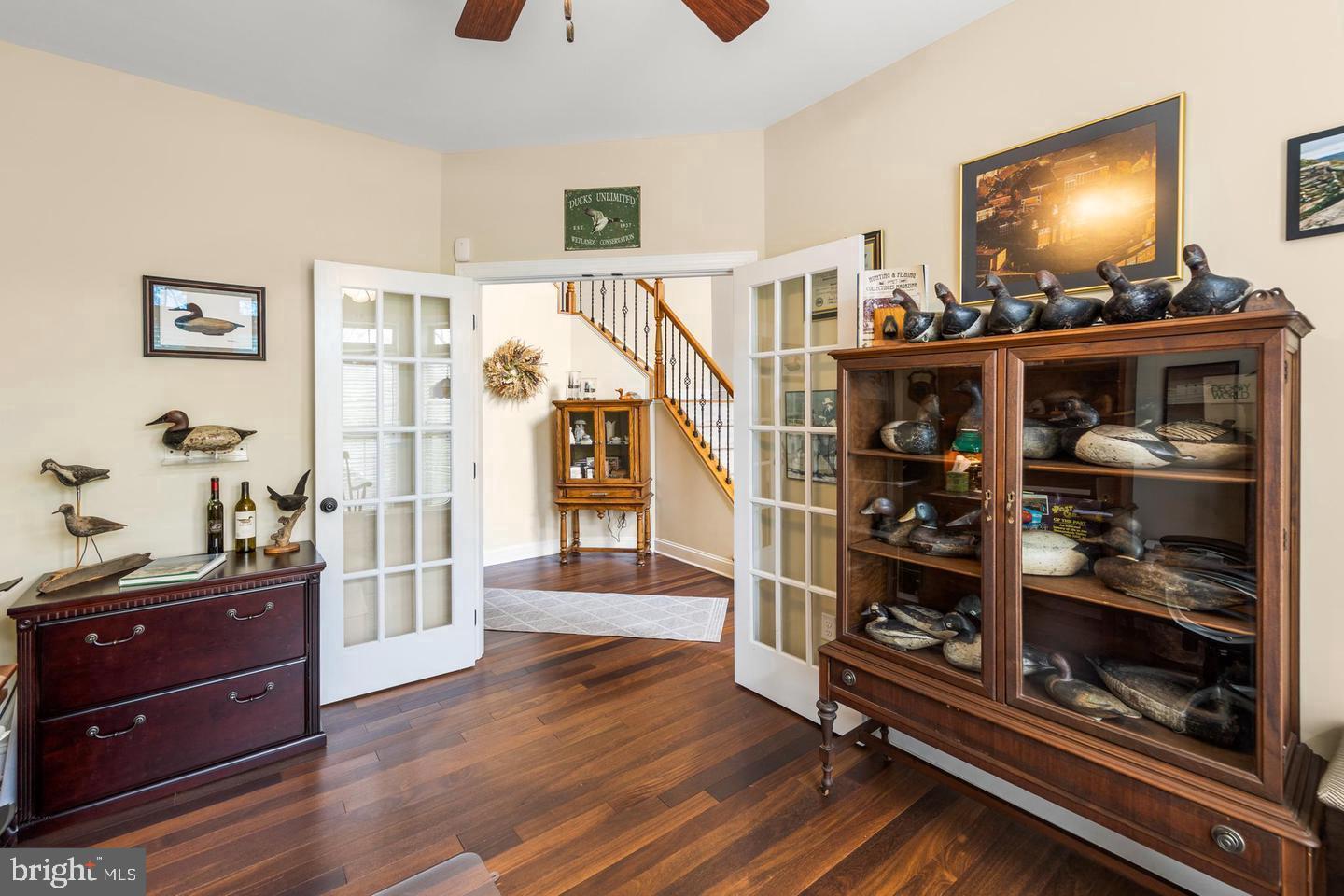 1064 LAKEVIEW DR
