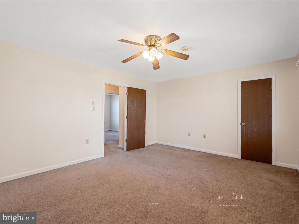 114 PARKSIDE DR