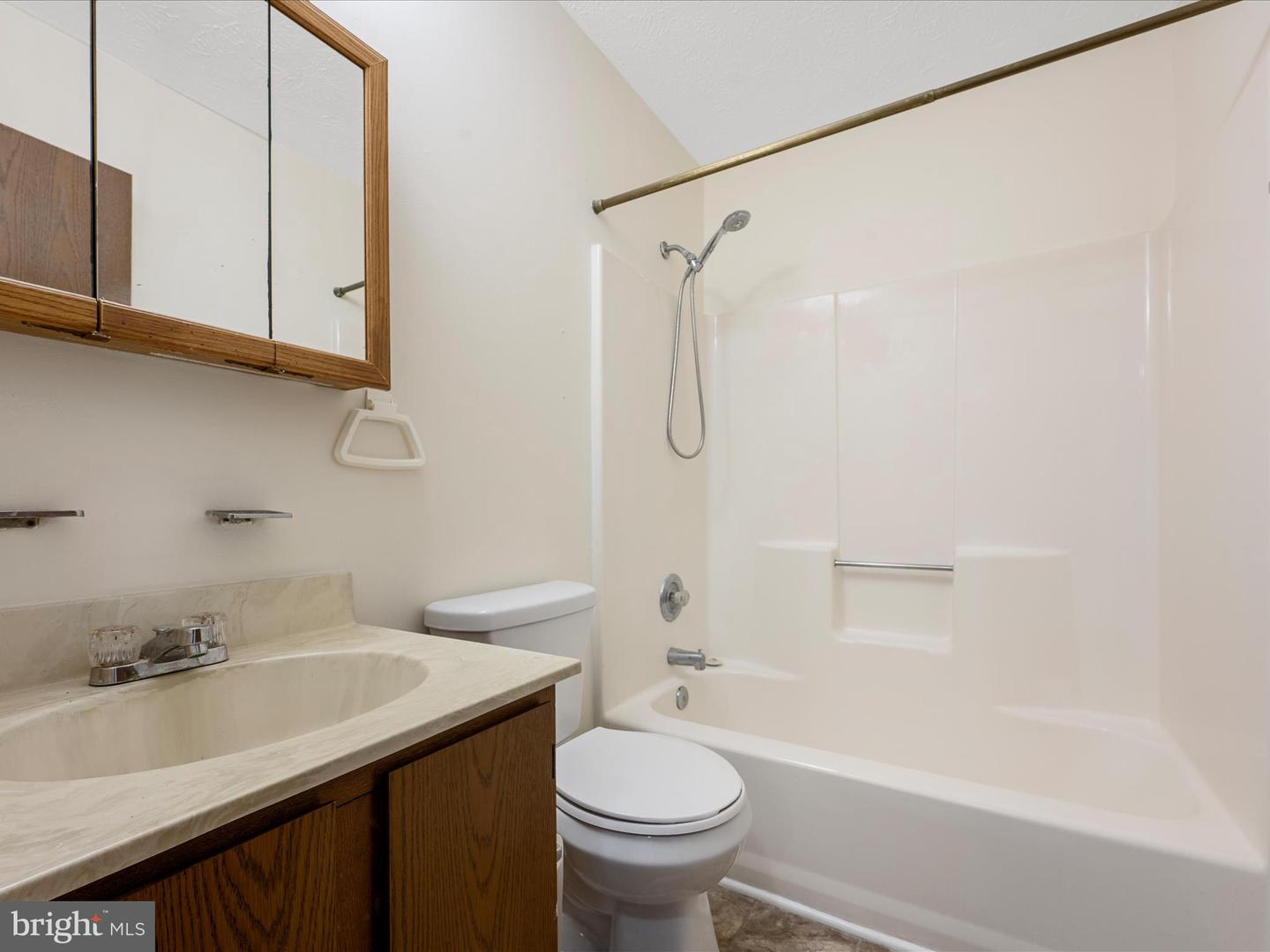 114 PARKSIDE DR