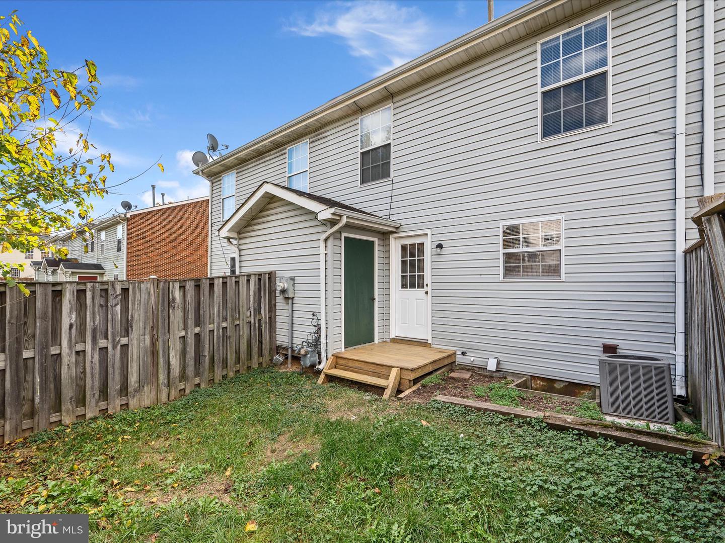 114 PARKSIDE DR