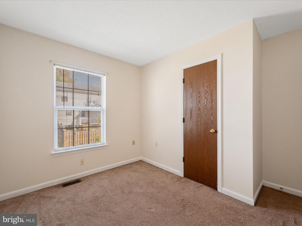 114 PARKSIDE DR