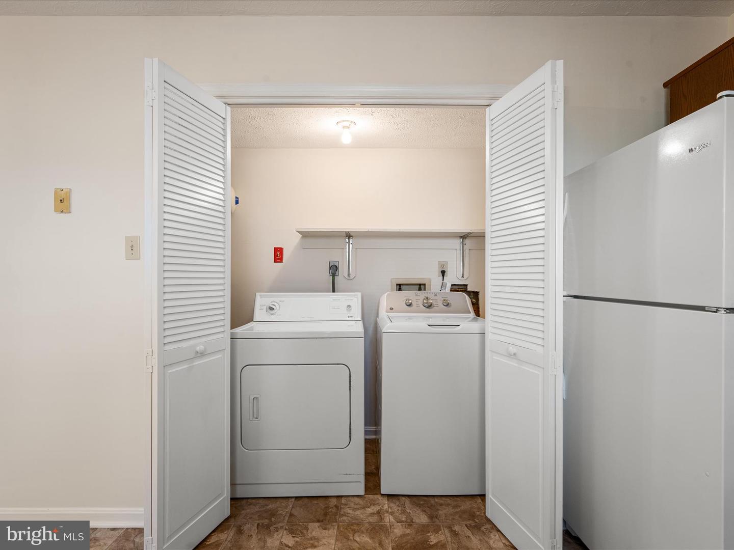 114 PARKSIDE DR