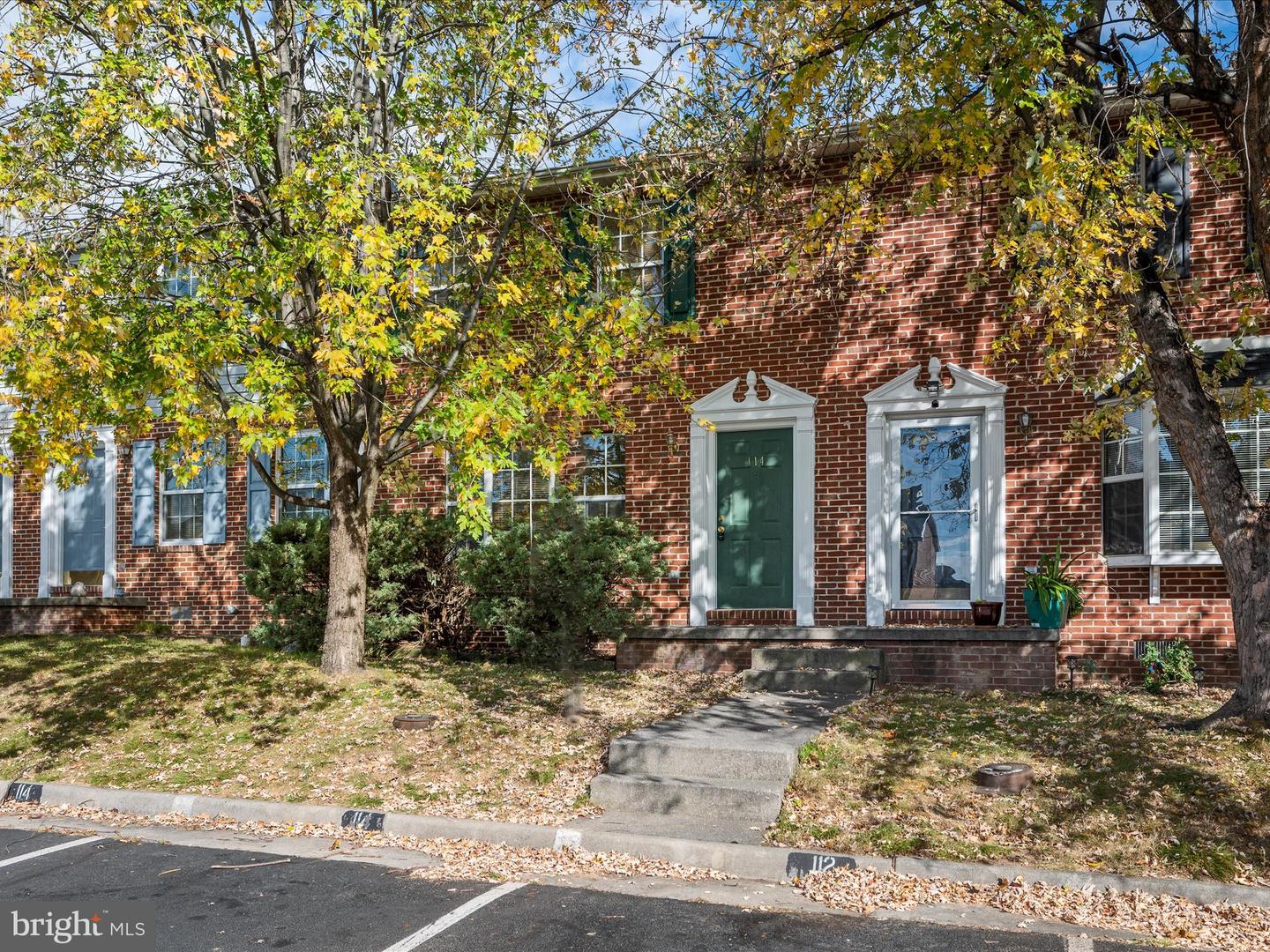 114 PARKSIDE DR