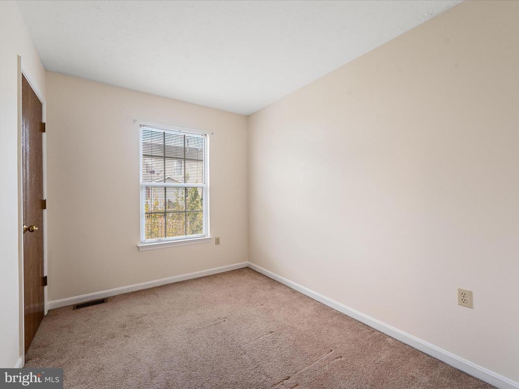 114 PARKSIDE DR