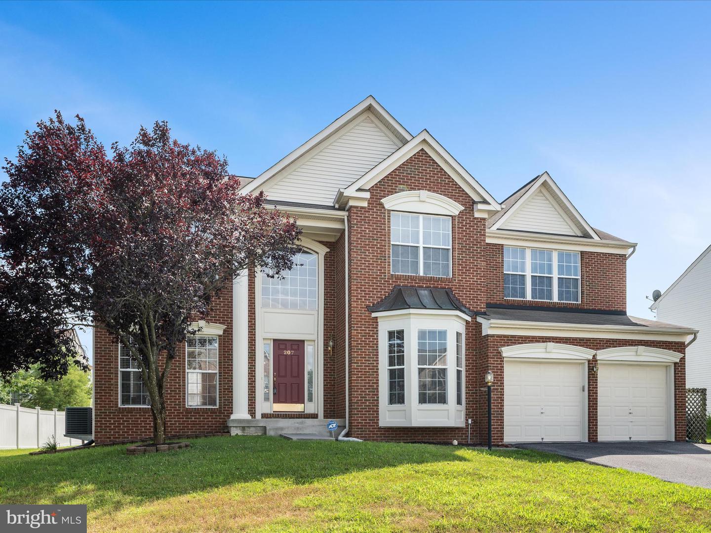 207 MACKENZIE LN