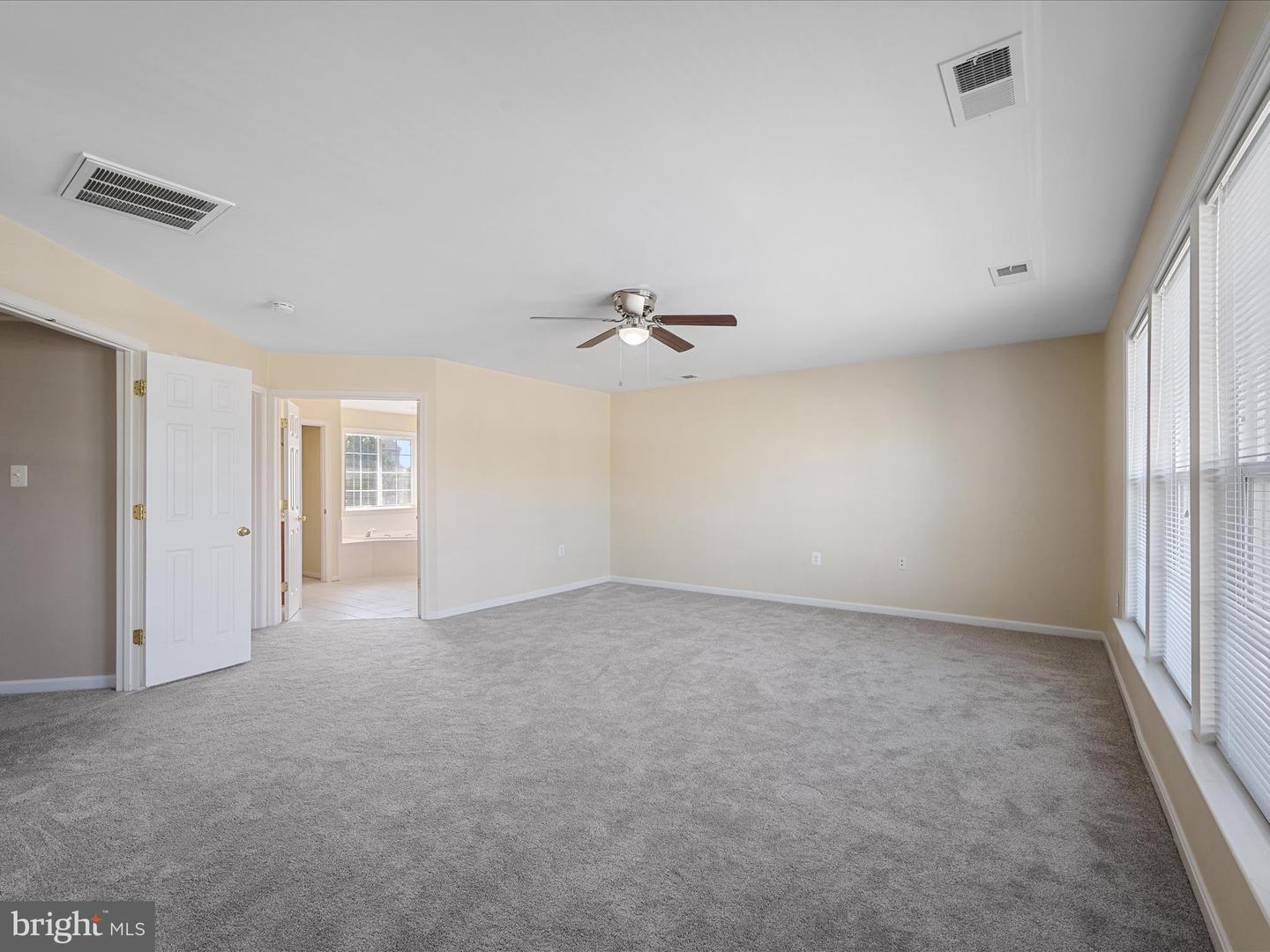 207 MACKENZIE LN
