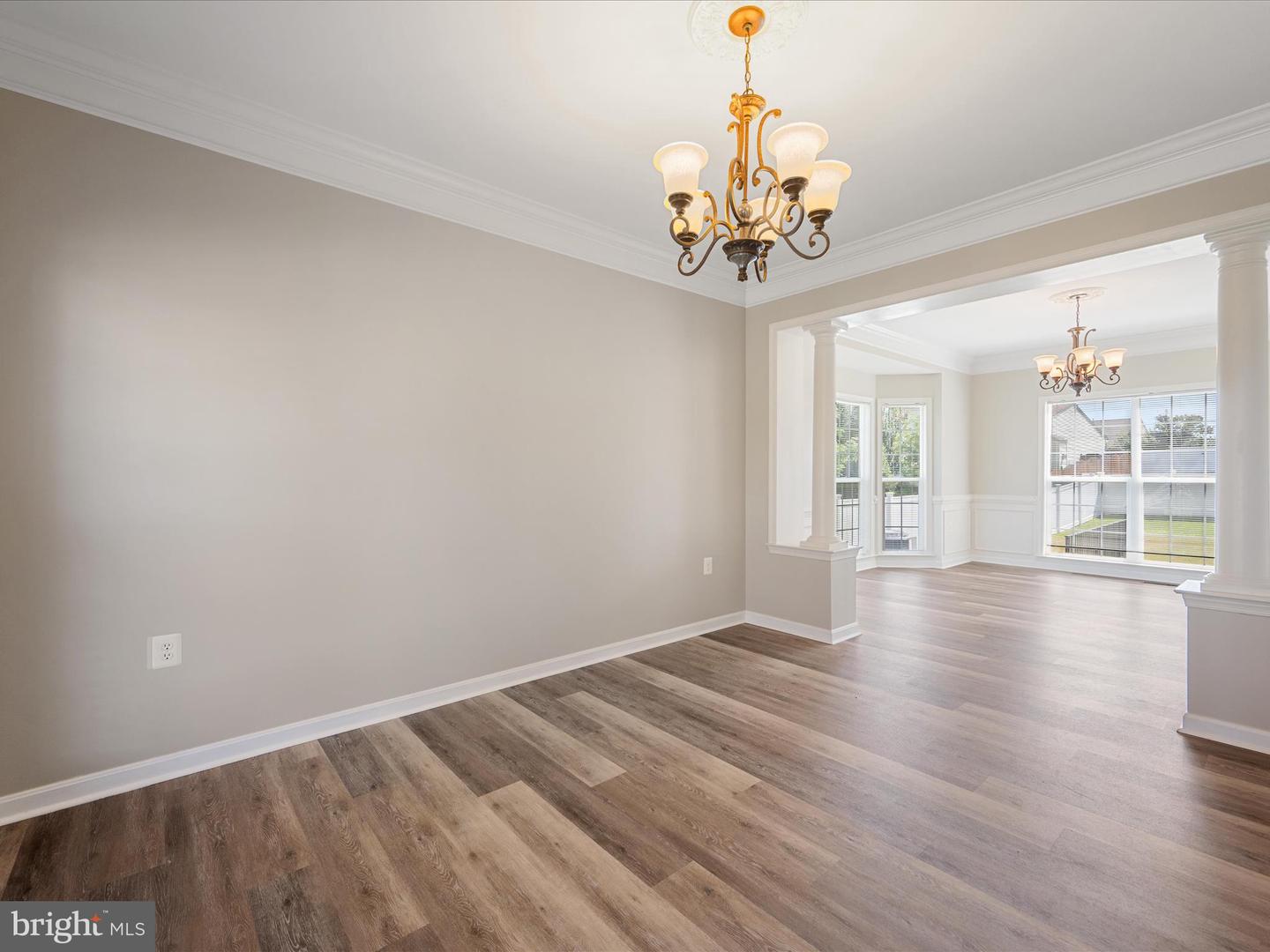 207 MACKENZIE LN