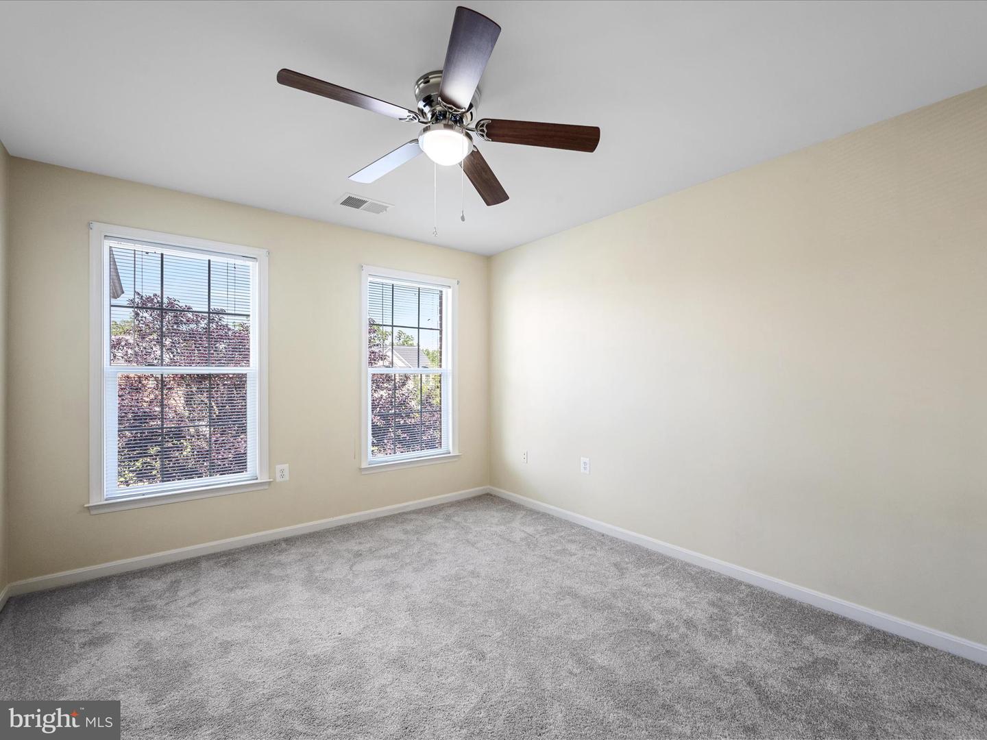 207 MACKENZIE LN