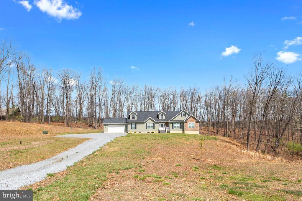 289 SLATE LN