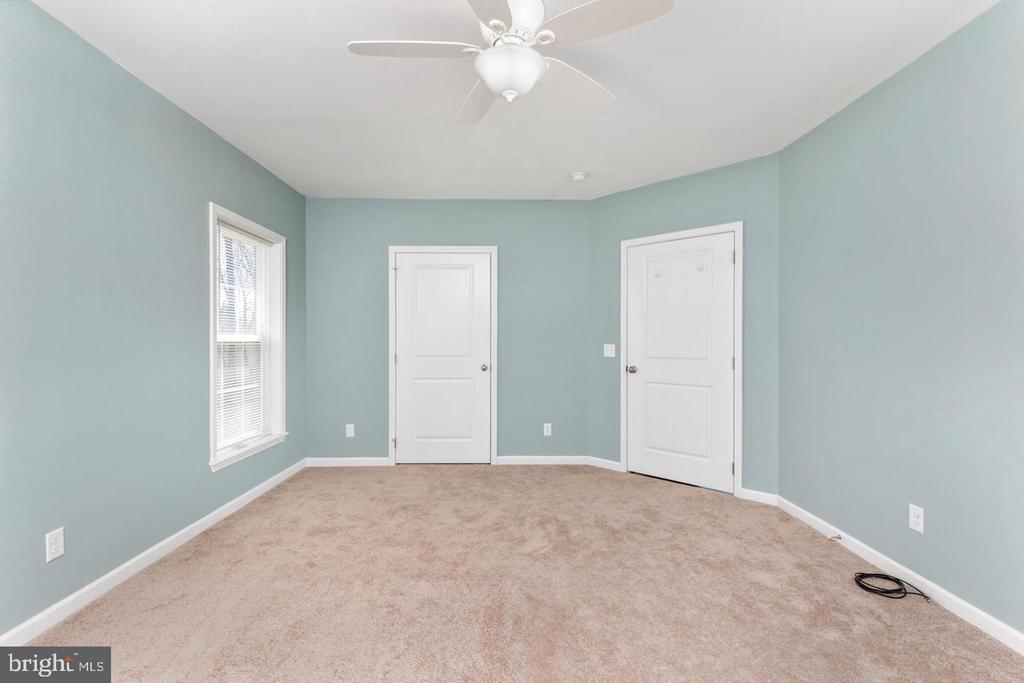 289 SLATE LN