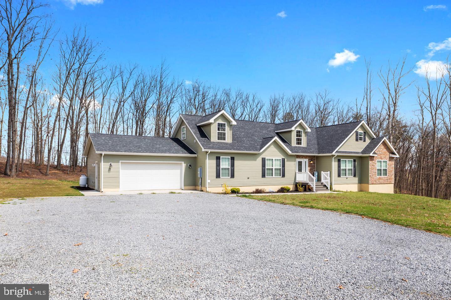289 SLATE LN