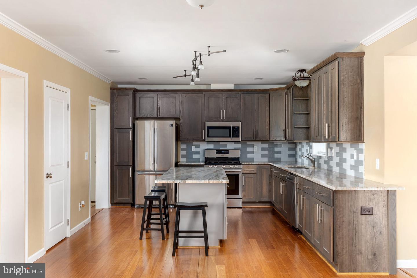 289 SLATE LN