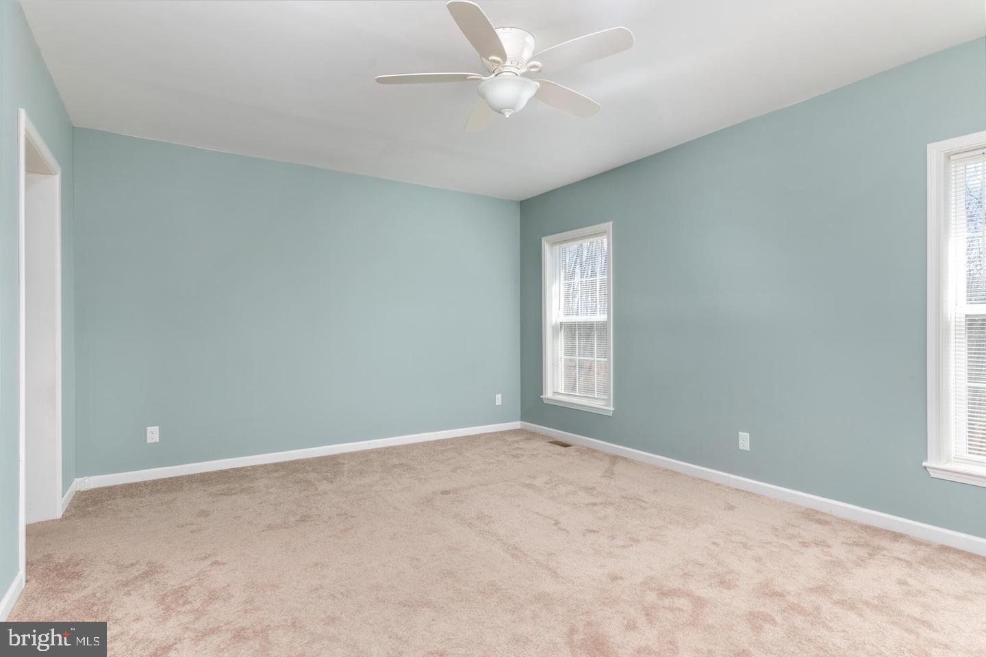 289 SLATE LN