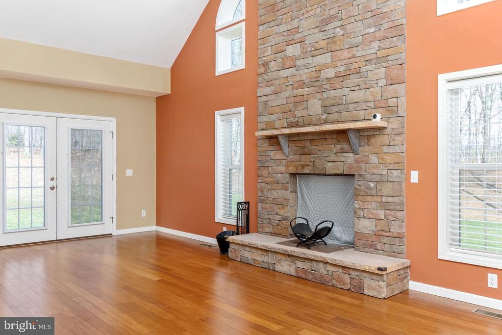 289 SLATE LN