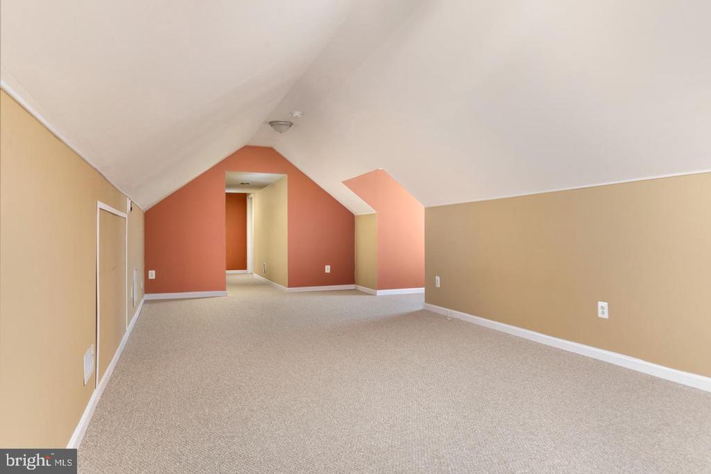 289 SLATE LN