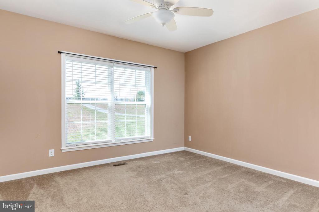 289 SLATE LN