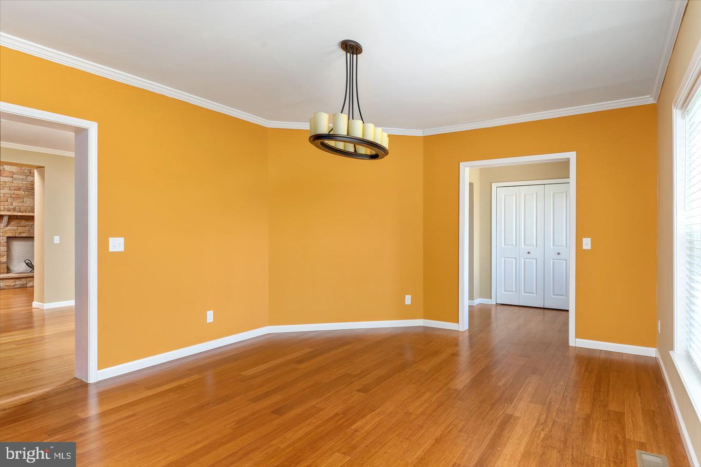 289 SLATE LN